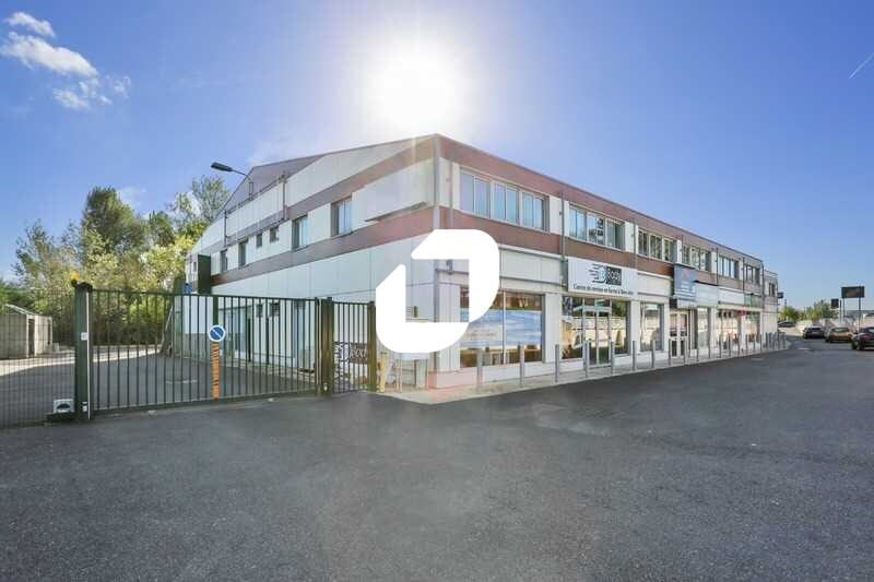 Bureau dans Ormoy à louer - Photo de l’immeuble – Image 1 sur 11