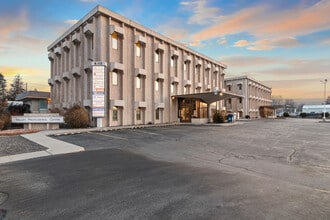 112 N University Rd, Spokane, WA à louer Photo de l’immeuble– Image 1 sur 18