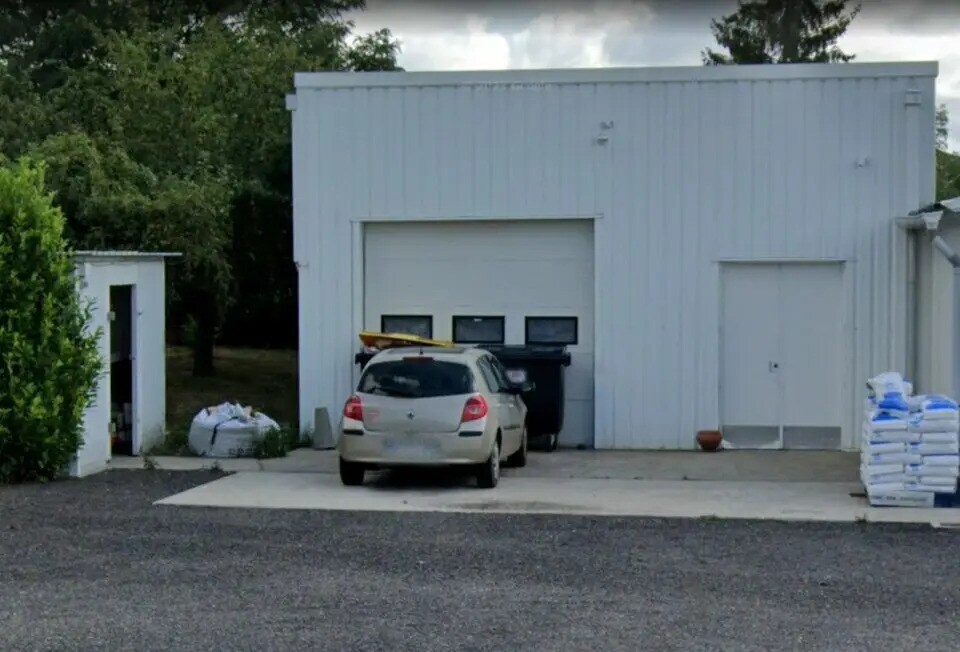 Local d’activités dans Le Vieil-Évreux à louer Photo de l’immeuble– Image 1 sur 5