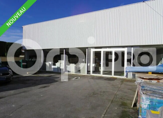 Plus de détails pour Local commercial, Local d'activités à louer