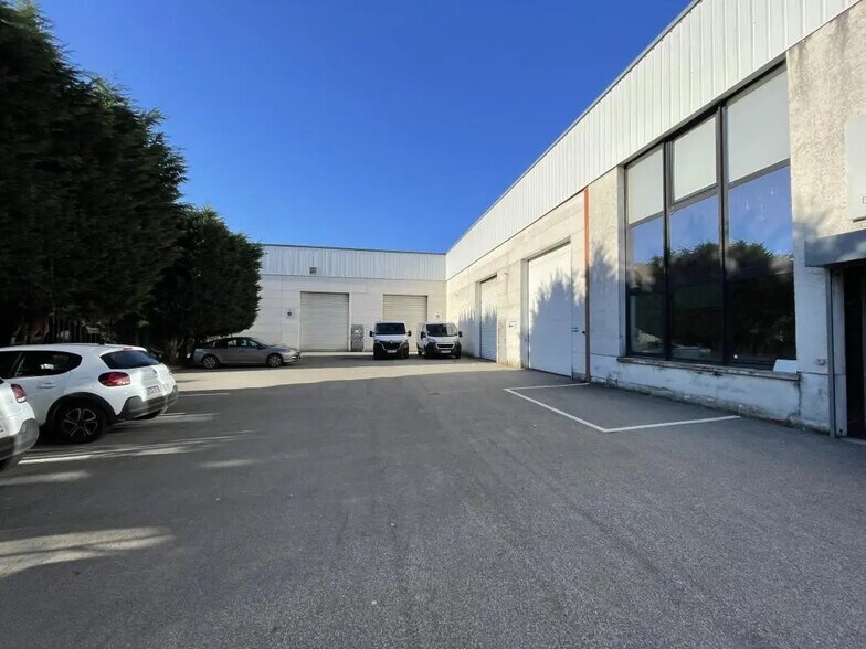 Bureau dans Lesquin à louer - Photo de l’immeuble – Image 2 sur 12