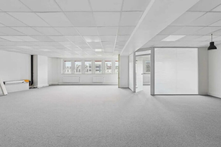 Bureau dans Neuilly-sur-Seine à louer - Photo de l’immeuble – Image 3 sur 13