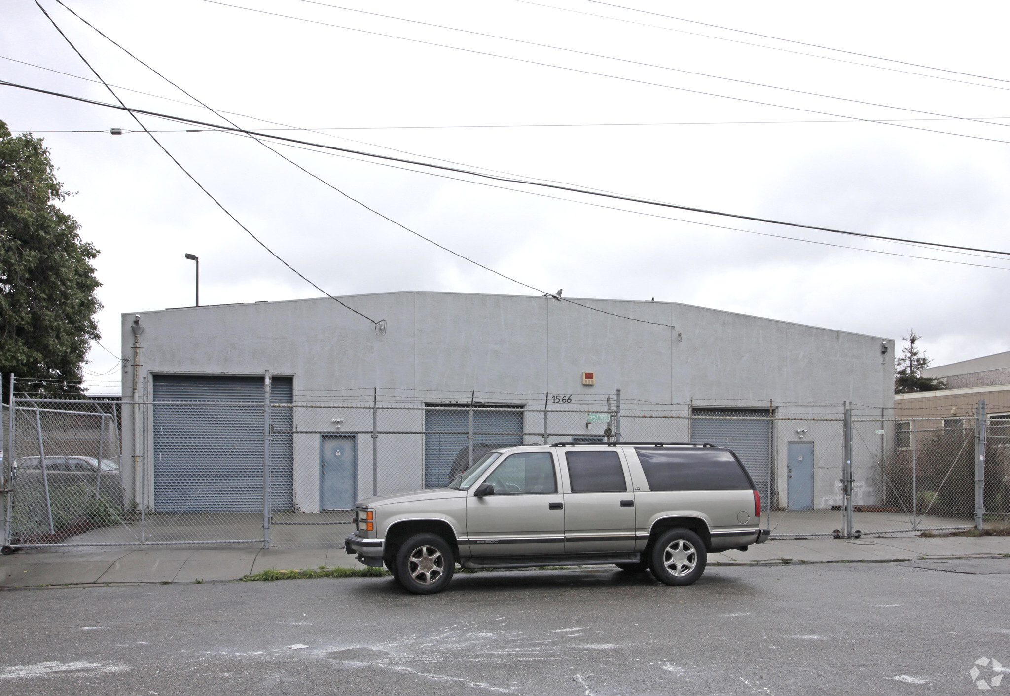 1562-1566 Bancroft Ave, San Francisco, CA à louer Photo principale– Image 1 sur 5