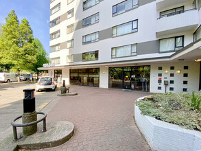 1717 SW Park Ave, Portland, OR à louer Photo de l’immeuble– Image 2 sur 8