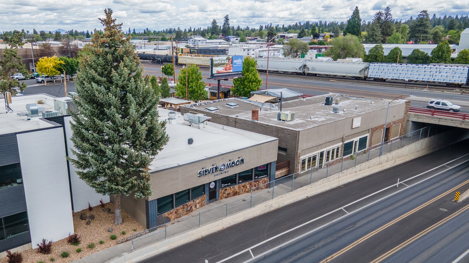20 NW Greenwood Ave, Bend, OR à vendre Photo de l’immeuble– Image 1 sur 46