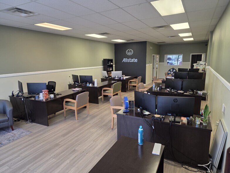 2114 N Zaragoza Rd, El Paso, TX à louer - Photo de l’immeuble – Image 2 sur 10