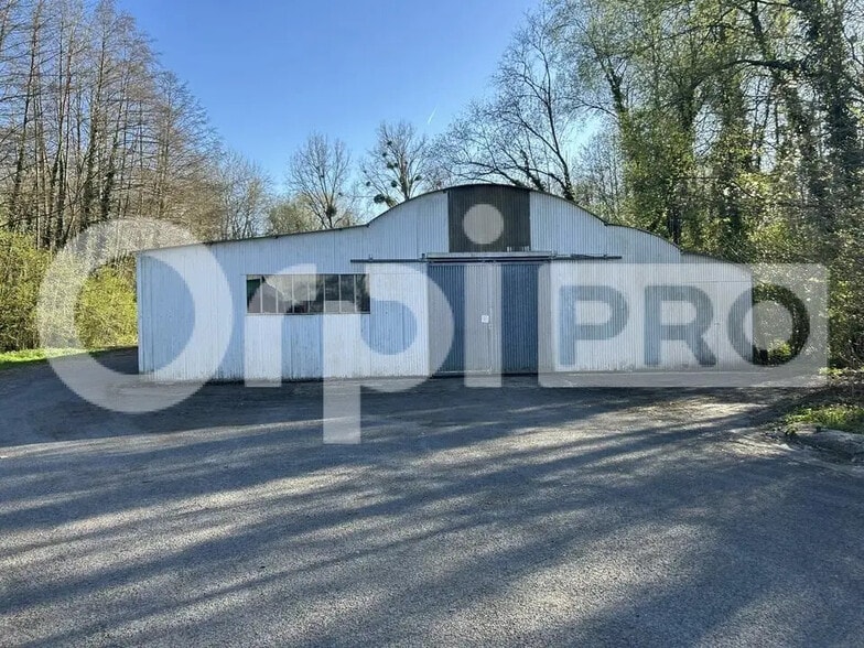 Industriel/Logistique dans Béthisy-Saint-Pierre à louer - Photo de l’immeuble – Image 1 sur 7