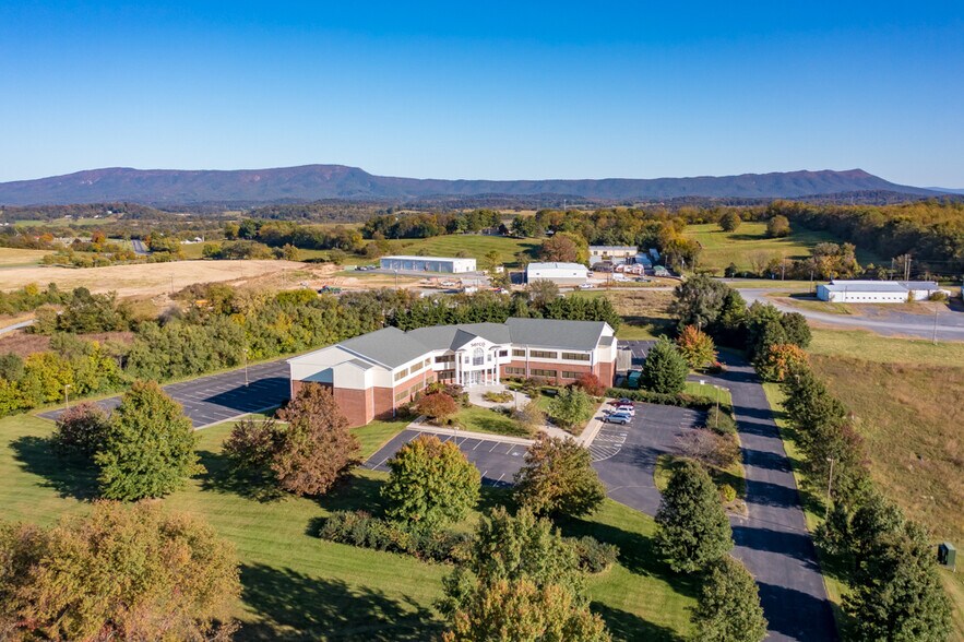 1450 Technology Dr, Harrisonburg, VA à vendre - Photo de l’immeuble – Image 3 sur 68