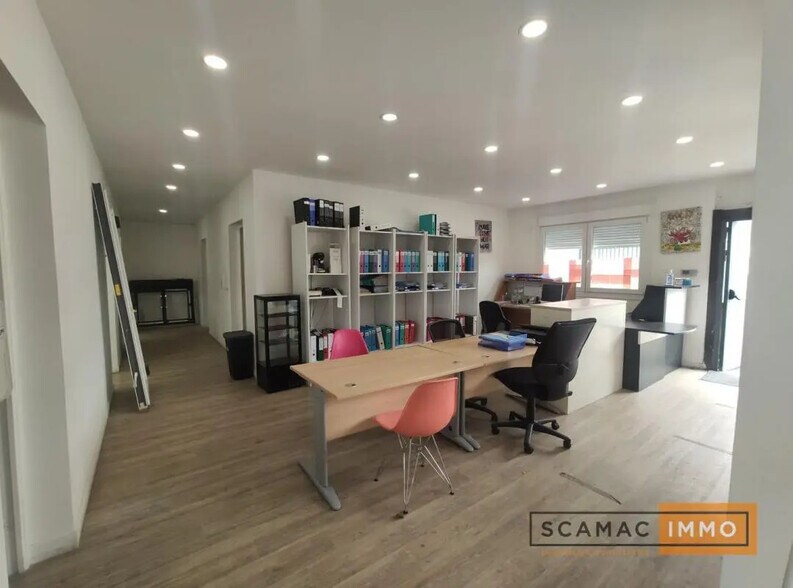 Bureau dans Boissy-Saint-Léger à louer - Photo de l’immeuble – Image 2 sur 6