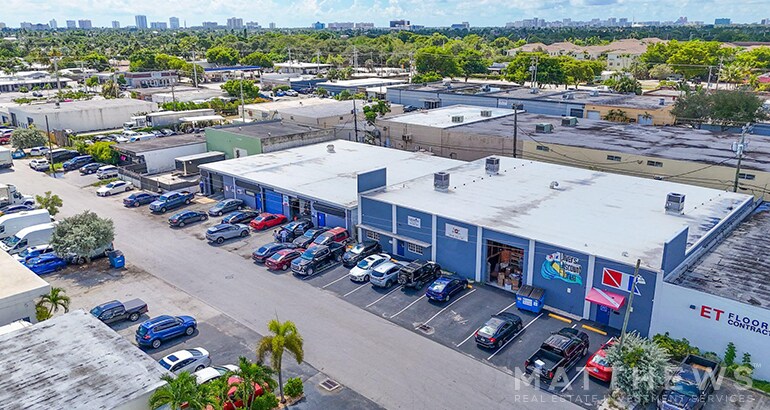 100-112 SW 5th St, Pompano Beach, FL à louer - Photo de l’immeuble – Image 2 sur 6