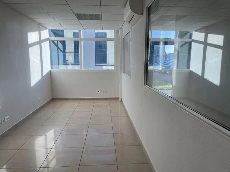 251 Rue Clément Ader, Évreux à louer - Photo de l’immeuble – Image 3 sur 3