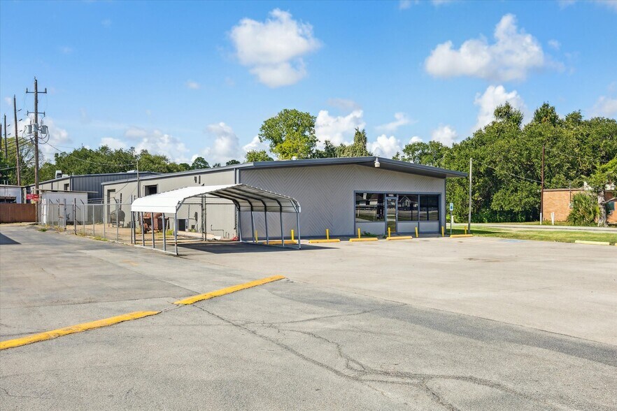 5903 Highway Blvd, Katy, TX à louer - Photo de l’immeuble – Image 3 sur 6