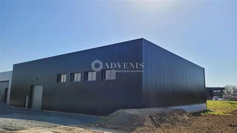 Local d’activités dans Couëron à louer - Photo de l’immeuble – Image 2 sur 4