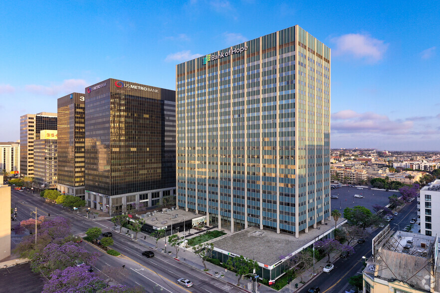 3600 Wilshire Blvd, Los Angeles, CA à louer - Photo de l’immeuble – Image 2 sur 25