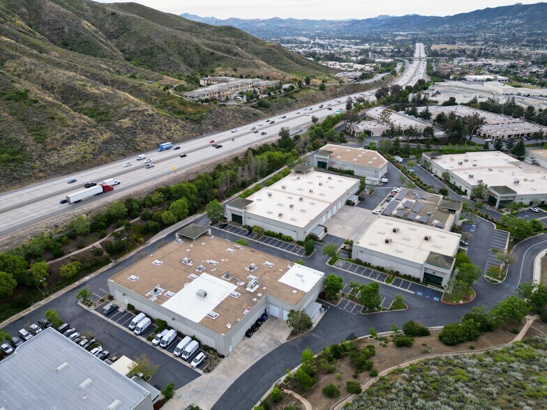 3615 Old Conejo Rd, Newbury Park, CA à vendre - Photo de l’immeuble – Image 2 sur 21