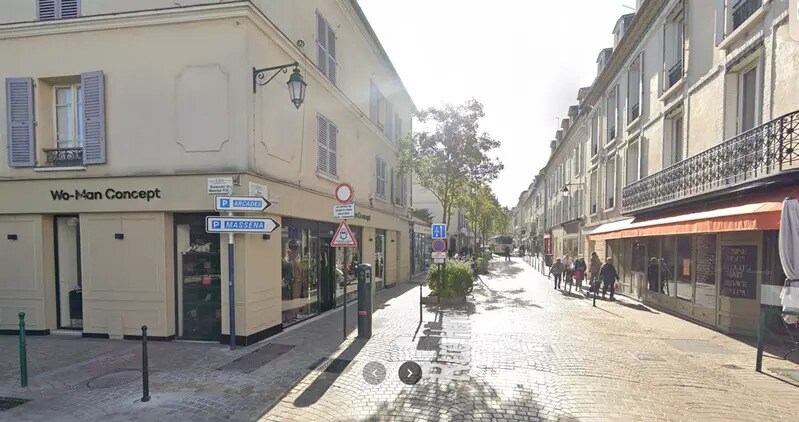 Local commercial dans Rueil-Malmaison à louer Photo de l’immeuble– Image 1 sur 2