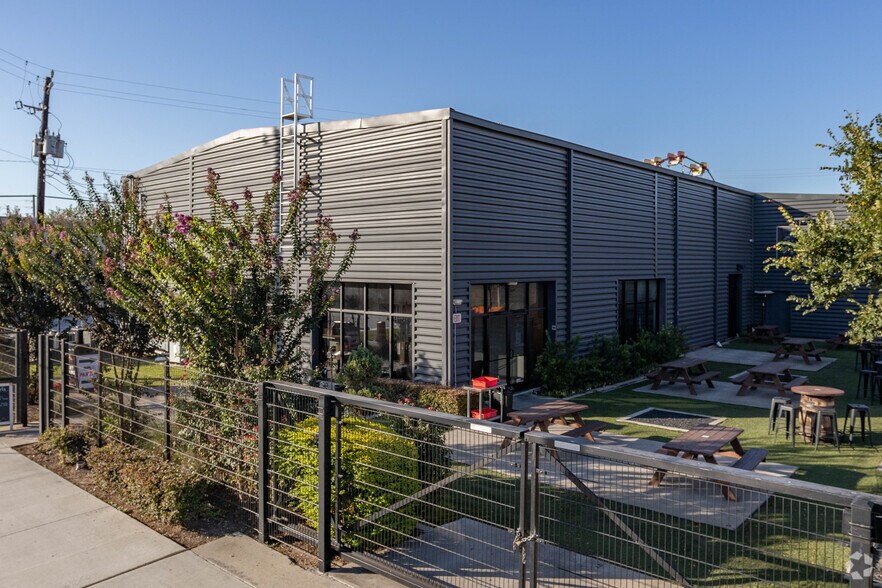 1110 Hutchins St, Houston, TX à louer - Photo de l’immeuble – Image 2 sur 7