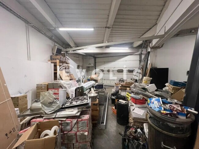 Plus de détails pour Local d'activités à louer