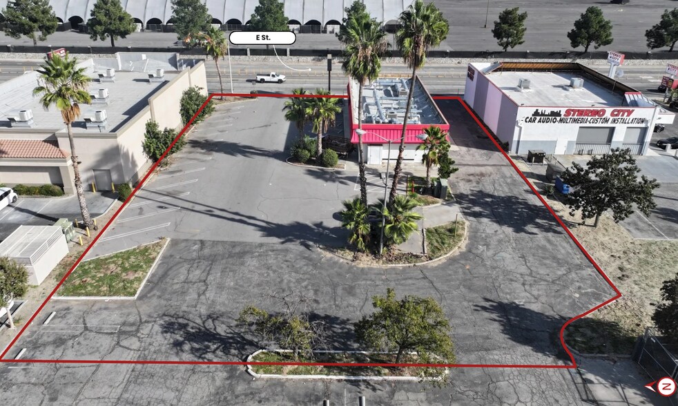 590 S E St, San Bernardino, CA à louer - Photo de l’immeuble – Image 2 sur 4