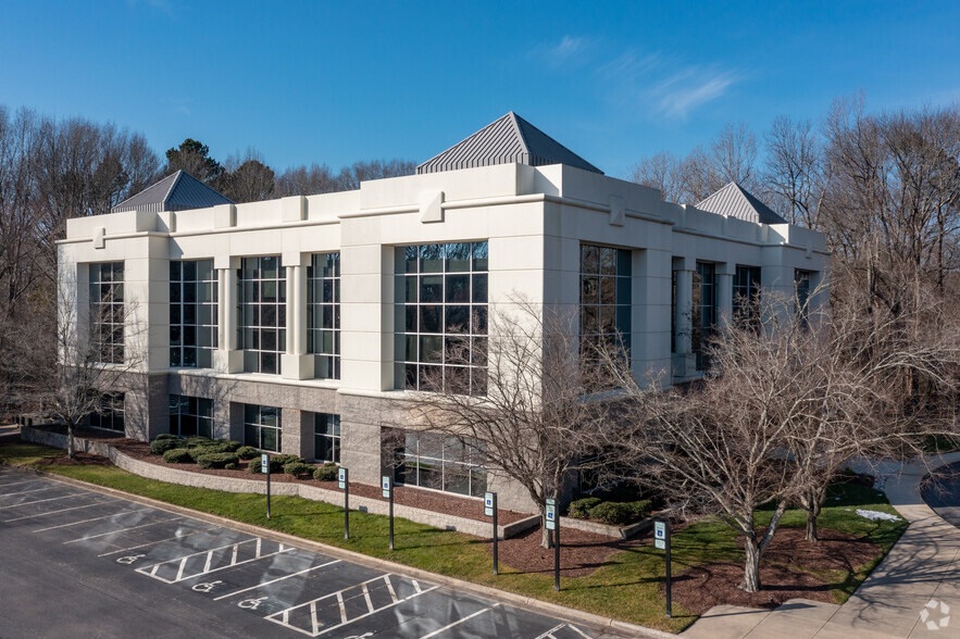 2505 Meridian Pky, Durham, NC à louer - Photo principale – Image 1 sur 9