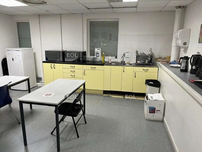 Local d’activités dans Colombes à louer - Photo intérieure – Image 1 sur 1