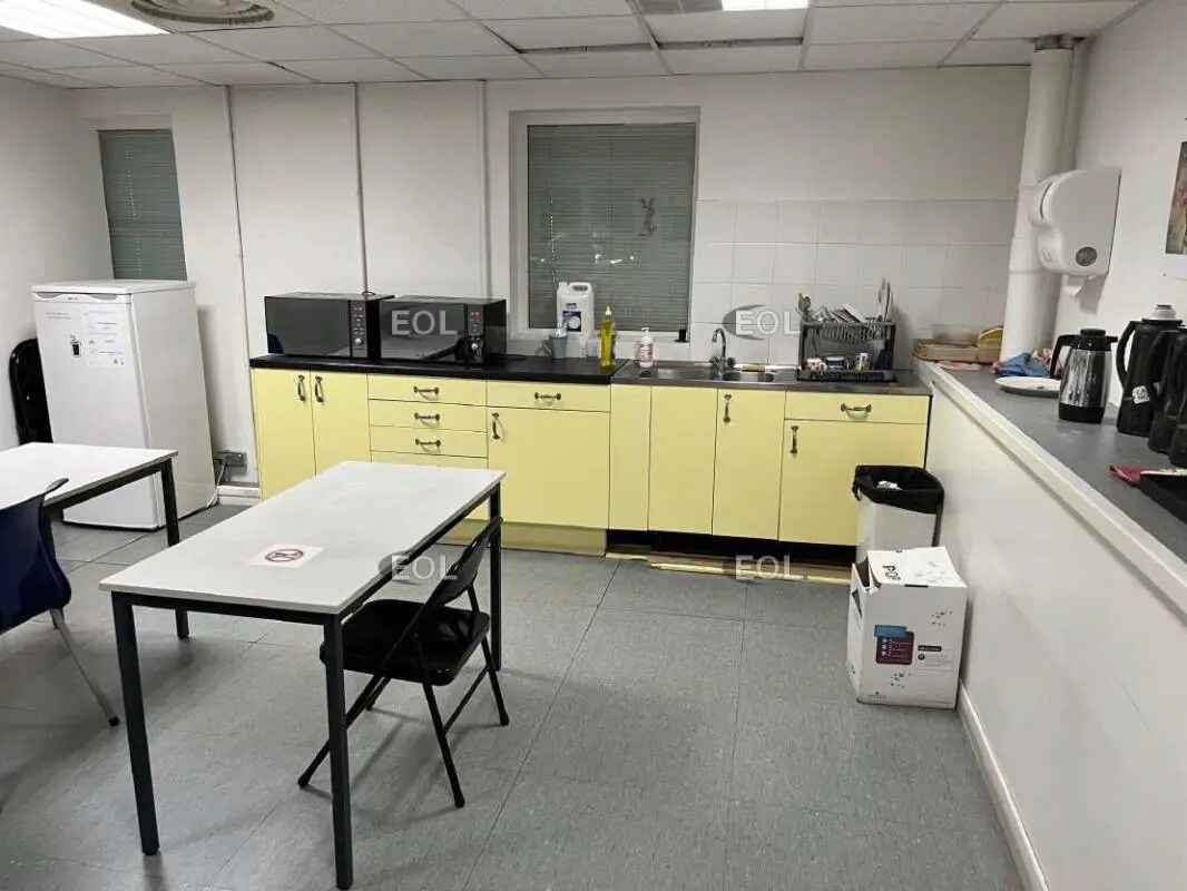 Local d’activités dans Colombes à louer Photo intérieure– Image 1 sur 2