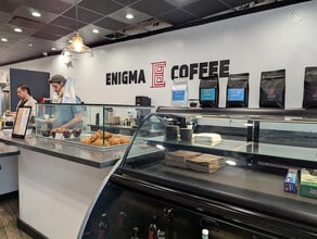 18645-18663 Ventura Blvd, Tarzana, CA à louer Photo intérieure– Image 2 sur 10