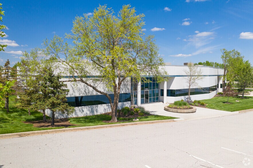 11150-11180 Thompson Ave, Lenexa, KS à louer - Photo de l’immeuble – Image 3 sur 6