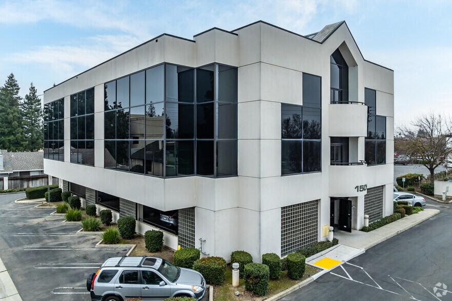 1501 Oakdale Rd, Modesto, CA à louer - Photo de l’immeuble – Image 1 sur 22