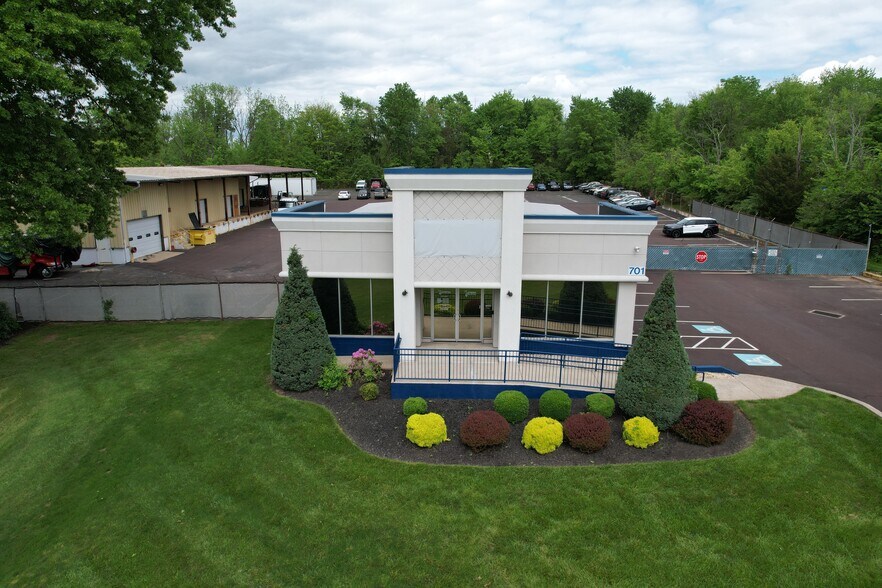 701 Bethlehem Pike, Montgomeryville, PA à louer - Photo de l’immeuble – Image 2 sur 3