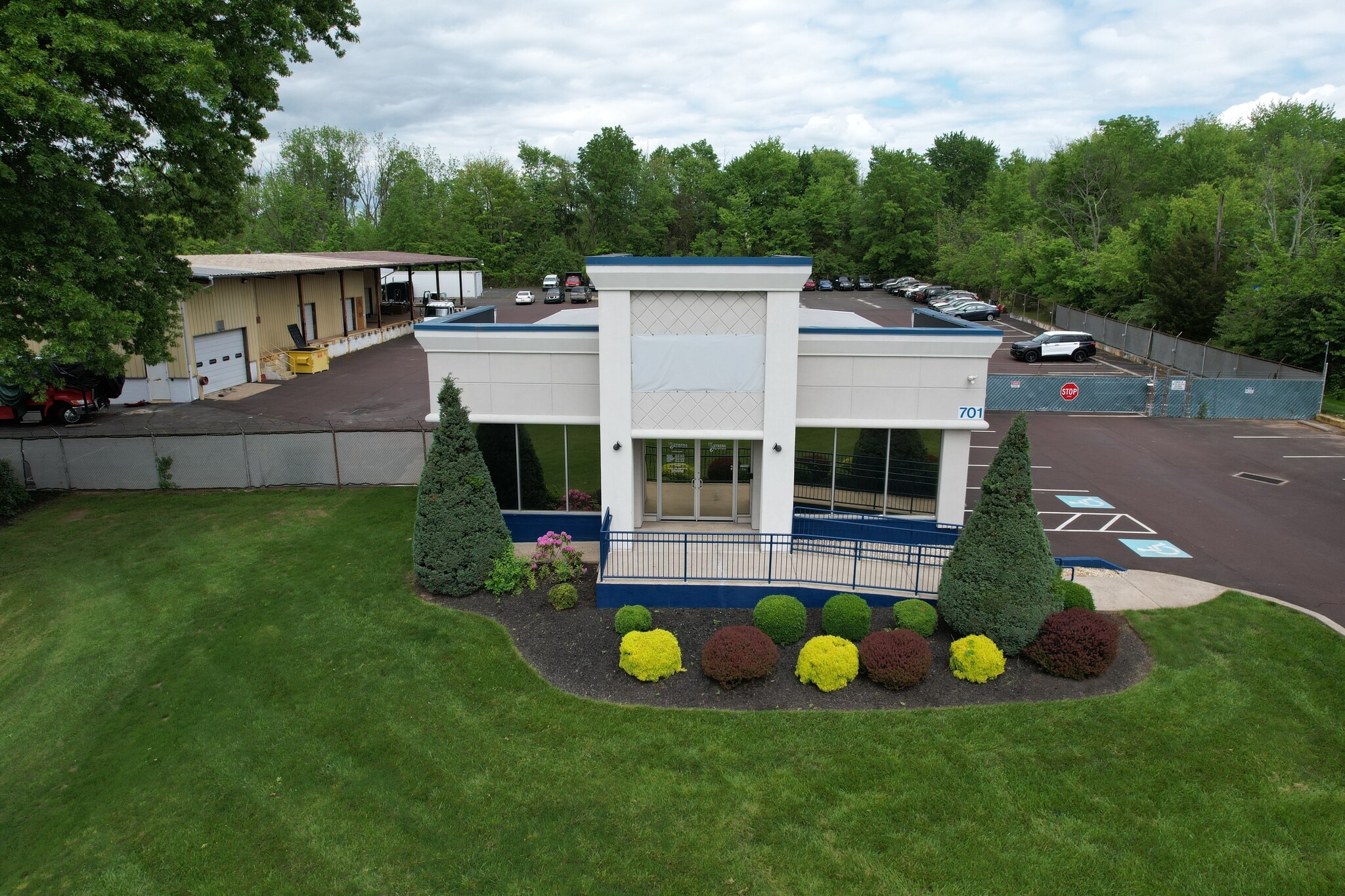 701 Bethlehem Pike, Montgomeryville, PA à louer Photo de l’immeuble– Image 1 sur 3