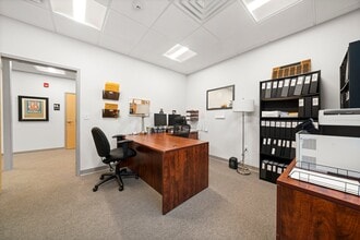 288 S River Rd, Bedford, NH à louer Photo intérieure– Image 2 sur 14