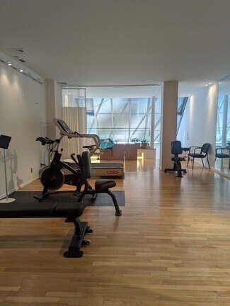 Plus de détails pour 150 W 58th St, New York, NY - Bureau/Médical à louer