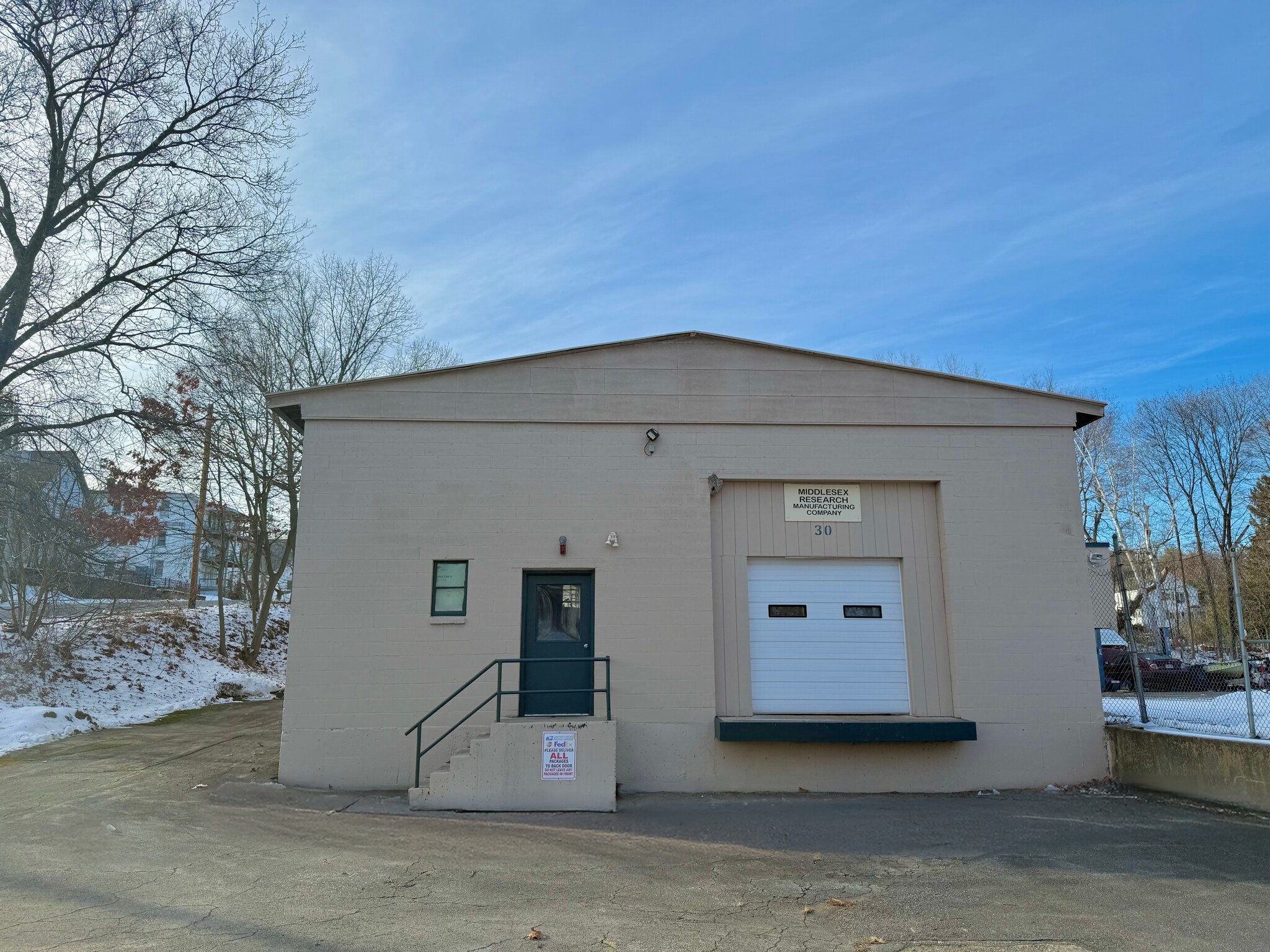 30 Apsley St, Hudson, MA à louer Photo de l’immeuble– Image 1 sur 5