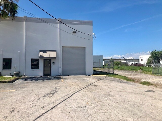 5126-5136 W Idlewild Ave, Tampa, FL à louer - Photo de l’immeuble – Image 3 sur 11