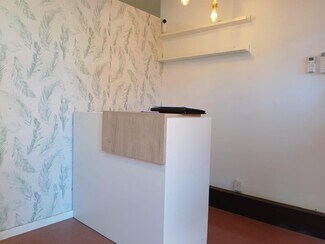 Plus de détails pour Local commercial à louer