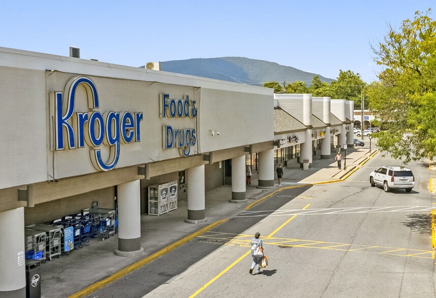 141-161 Electric Rd, Salem, VA à louer - Photo de l’immeuble – Image 1 sur 4