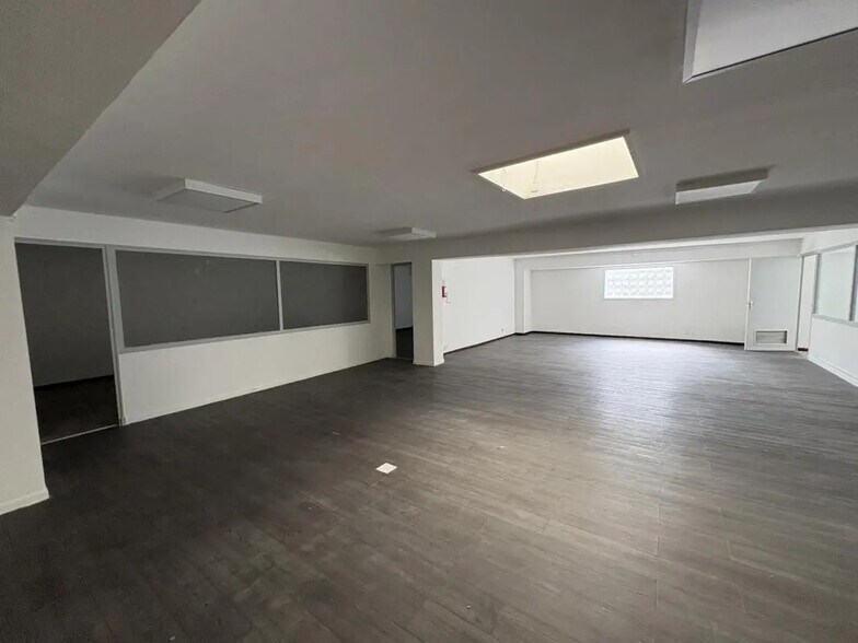Local commercial dans Marseille à vendre - Photo de l’immeuble – Image 1 sur 18
