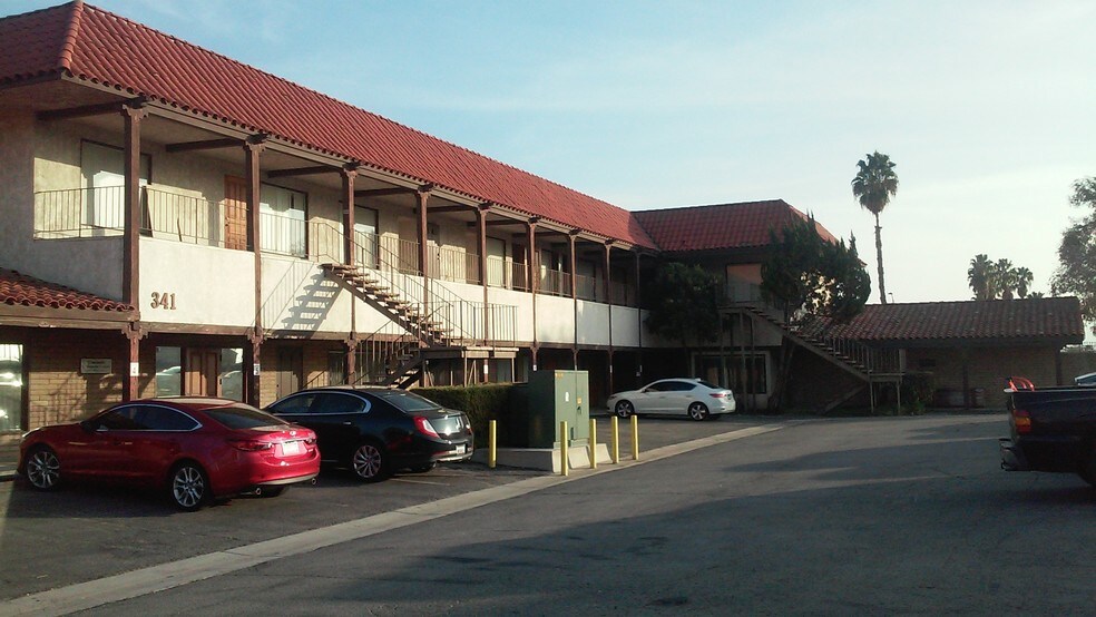 341 W 2nd St, San Bernardino, CA à louer - Photo de l’immeuble – Image 3 sur 3