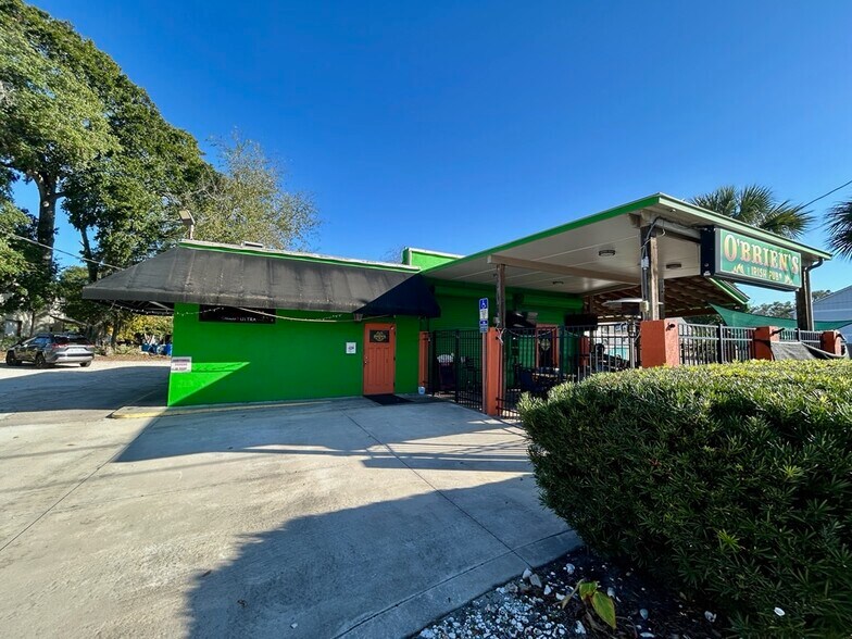 320 S 8th St, Fernandina Beach, FL à louer - Photo de l’immeuble – Image 2 sur 33