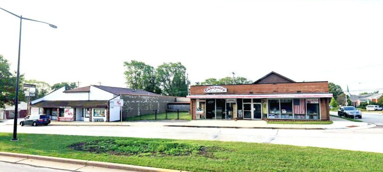 9633-9635 W Greenfield Ave, Milwaukee, WI à vendre - Photo principale – Image 1 sur 4