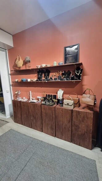 Local commercial dans Paris à louer - Photo de l’immeuble – Image 2 sur 5