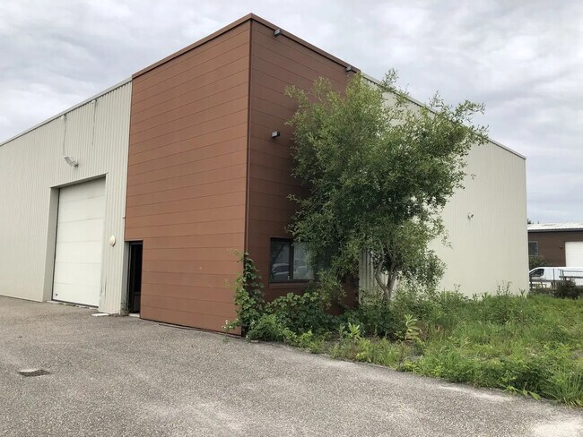 Plus de détails pour 17 Rue Guy Pellerin, Le Barp - Local d’activités à vendre