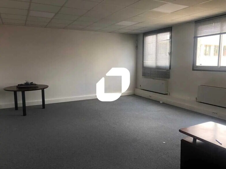 Bureau dans Eaubonne à louer - Photo de l’immeuble – Image 2 sur 11