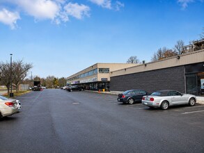 640-650 King St E, Oshawa, ON à louer Photo intérieure– Image 2 sur 18