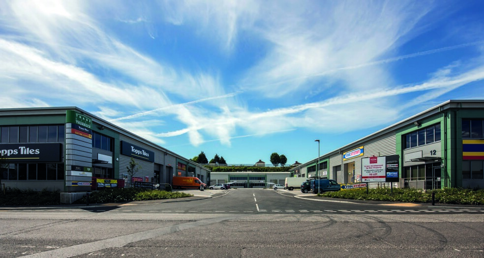 Motherwell Way, Grays à louer - Photo de l’immeuble – Image 2 sur 3