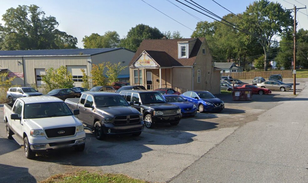 412 Dutton St, Upper Chichester, PA à louer - Photo de l’immeuble – Image 2 sur 3
