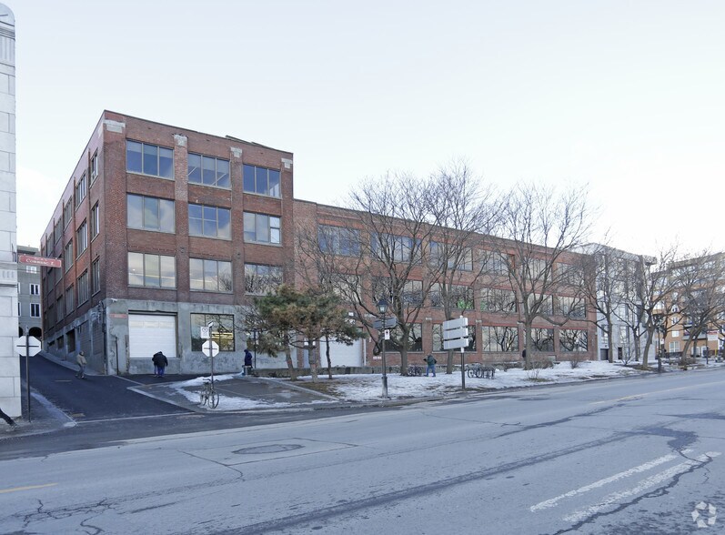 444-466 Rue Saint-Paul E, Montréal, QC à louer - Photo de l’immeuble – Image 2 sur 2