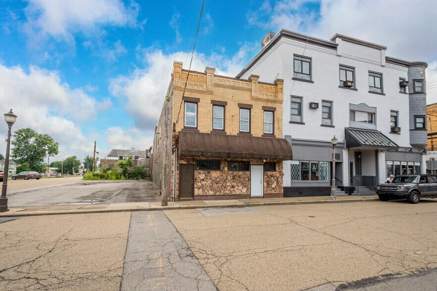 305 Mill St, Coraopolis, PA à vendre - Photo de l’immeuble – Image 2 sur 41