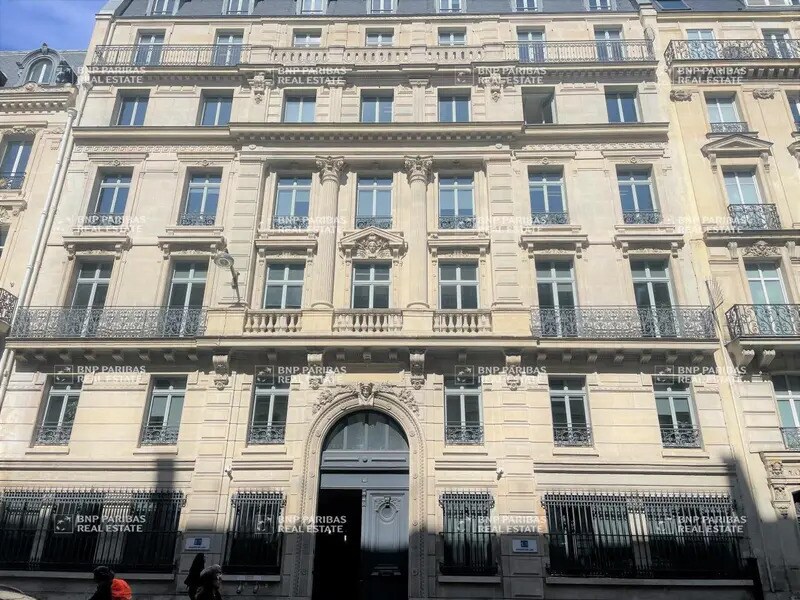 42 Rue De Châteaudun, Paris à louer Photo de l’immeuble– Image 1 sur 8